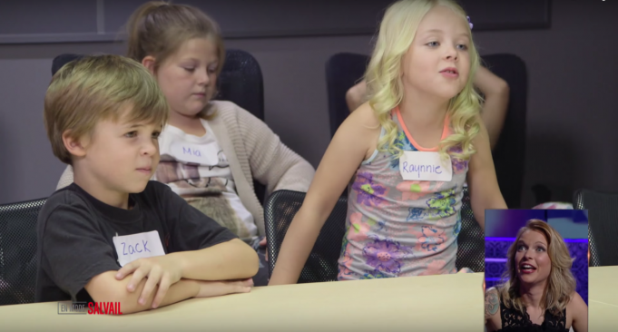 Des enfants critiquent le nouvel album de cette chanteuse québécoise et c’est impossible de ne pas rire! eric salvail brigitte boisjoli