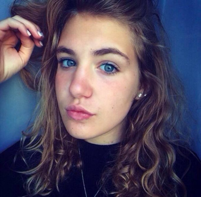 L’actrice Sophie Nélisse se fait insulter publiquement et répond d’une excellente façon