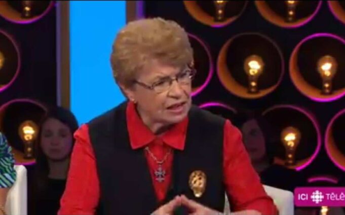 Soeur Angèle livre un TOUCHANT témoignage sur le plateau des Échangistes…