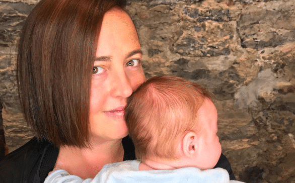 Ariane Moffatt se confie sur la peur qu’elle a vécue lors de son accouchement prématuré Ariane Moffatt