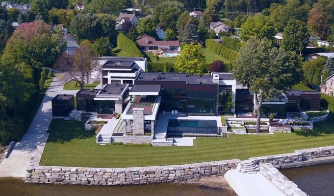 Cette impressionnante maison du Québec est à vendre pour 9 millions de dollars