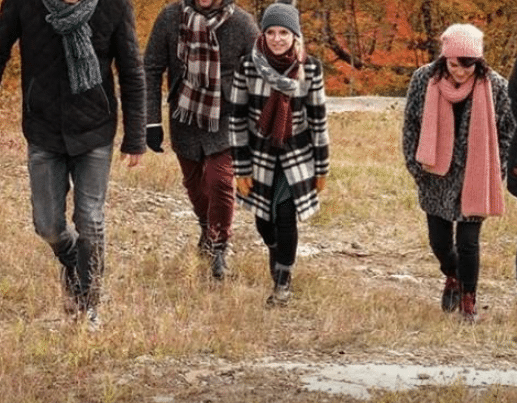 Ces acteurs bien connus du Québec participent tous à ce grand voyage Le Chalet