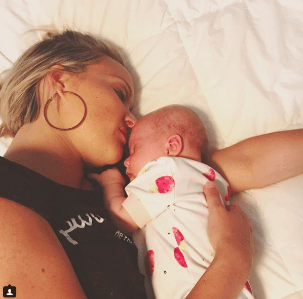 Le conjoint de Julie Ringuette raconte son accouchement à la maison avec une sage-femme Julie Ringuette