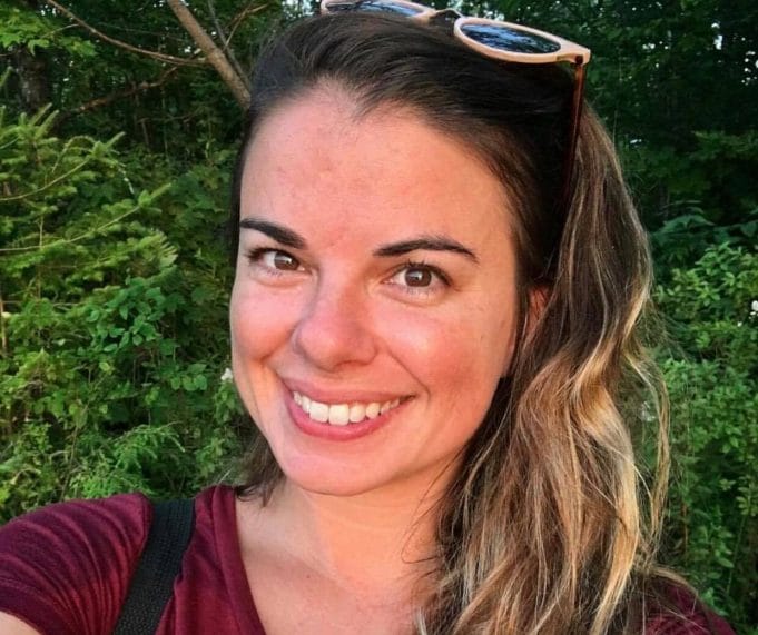 À quelques jours de l’accouchement, Mirianne Brûlé partage une magnifique photo de sa belle bedaine