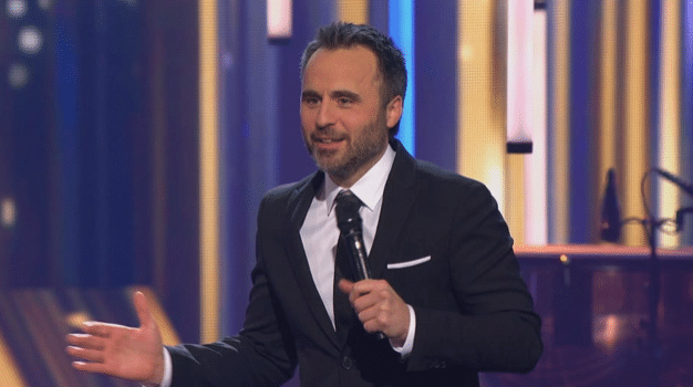 La nouvelle coupe de cheveux de Louis-José Houde à l’ADISQ fait jaser Louis-José Houde