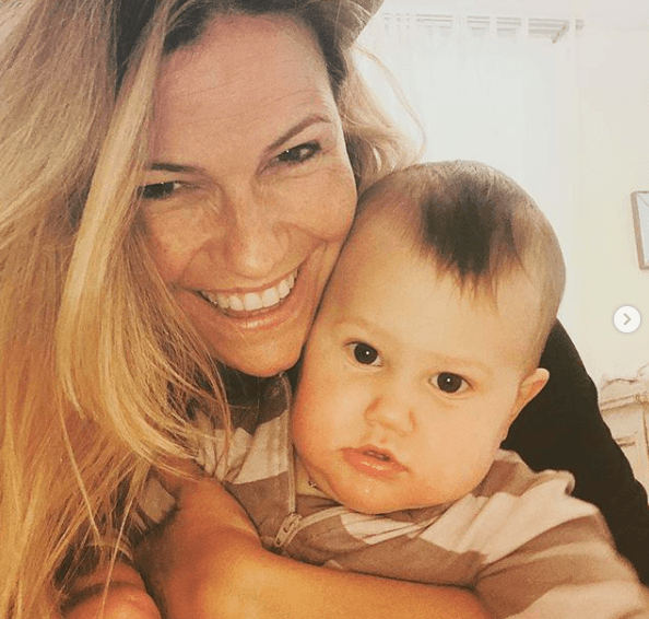 Ima partage une touchante photo du baptême de son fils Ima