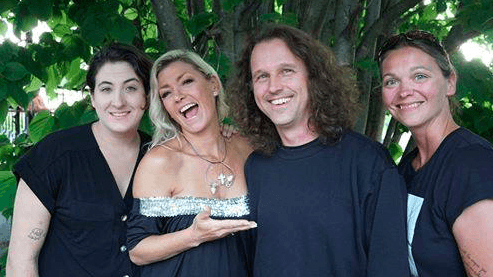 Marie-Chantal Toupin partage de magnifiques photos en bikini pour ses 48 ans Marie-Chantal Toupin