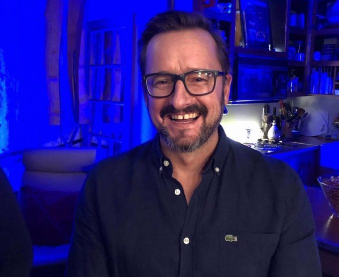 Après 3 ans célibataire, le comédien Rémi-Pierre Paquin est officiellement en couple