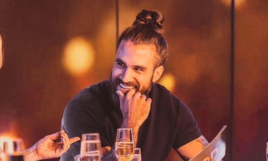 Jay Du Temple s’est rasé les cheveux et ne se ressemble plus du tout