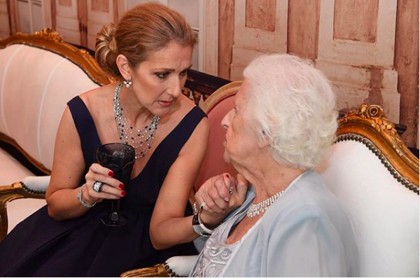 10 photos souvenirs en l’honneur de Maman Dion décédée à 92 ans