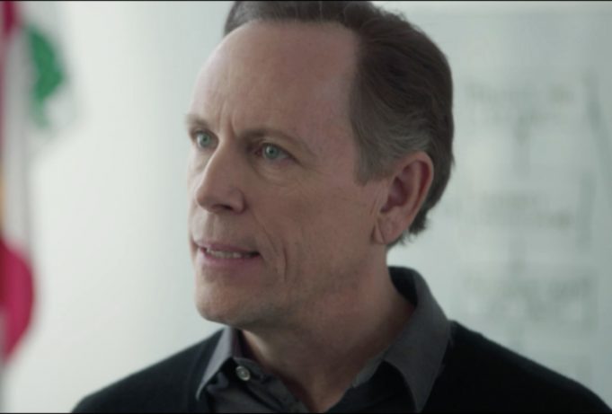 Stéphane Demers montre des photos des dessous District 31 qui font beaucoup réagir