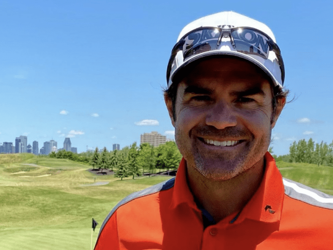 Daniel Melançon fait allusion à son renvoi de Salut, Bonjour avec une photo d’Anouk Meunier et bébé Arnaud