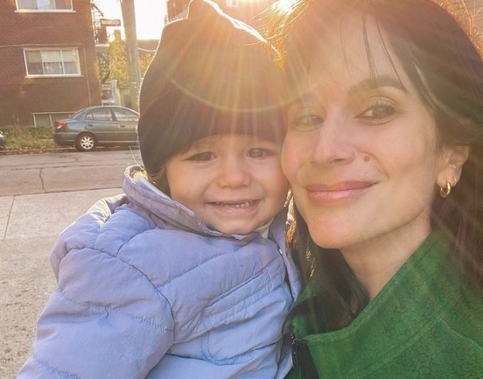 Amélie B. Simard de District 31 annonce que son bébé est hospitalisé d’urgence