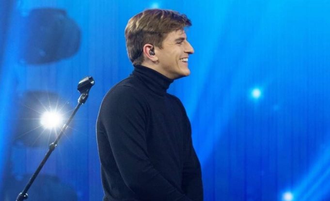 Après son élimination, Édouard déclare qu’il y a déjà un gagnant à Star Académie