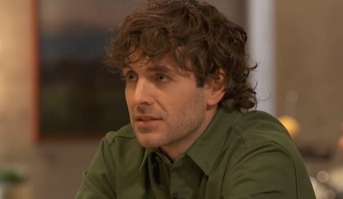 Après sa séparation, Alex Nevsky se confie pour une rare fois sur sa vie de famille