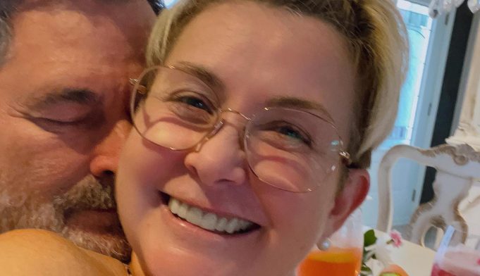 Nathalie Simard sort et souligne une étape importante dans sa vie amoureuse