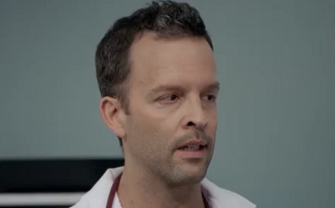 Une tension s’installe entre deux personnages dans STAT Marc Beaupré personnage STAT