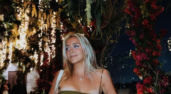 La fille de Pierre-Karl Péladeau, Marie, fait réagir dans son costume d’Halloween de cuir