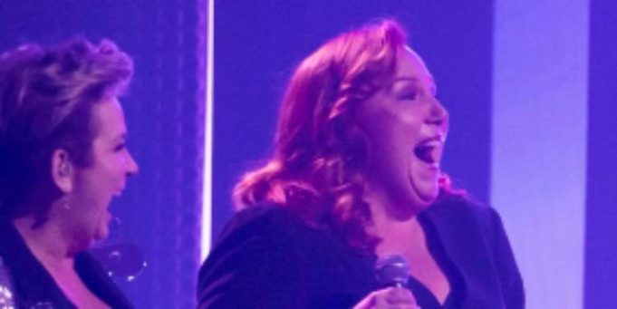 Nathalie Simard et Kathleen Fortin font réagir lors de l’émission du Nouvel An de En Direct de l’Univers Kathleen Fortin et Nathalie Simard EDDL