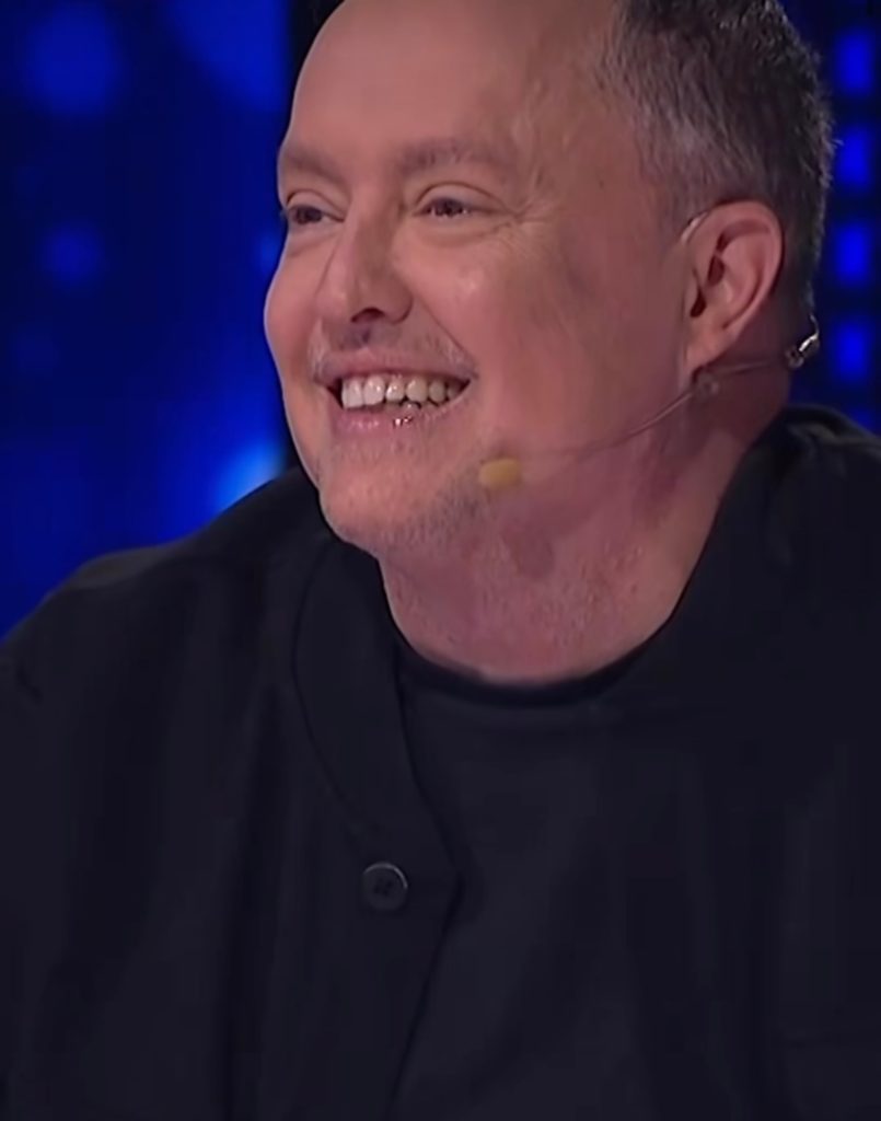 Stéphane Rousseau de STAT fait grandement réagir avec son chant à En ...