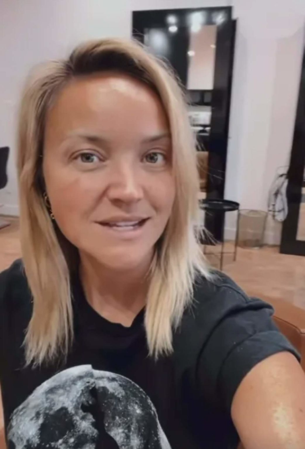 Julie Ringuette doit changer de look et ça ne lui fait pas plaisir ...