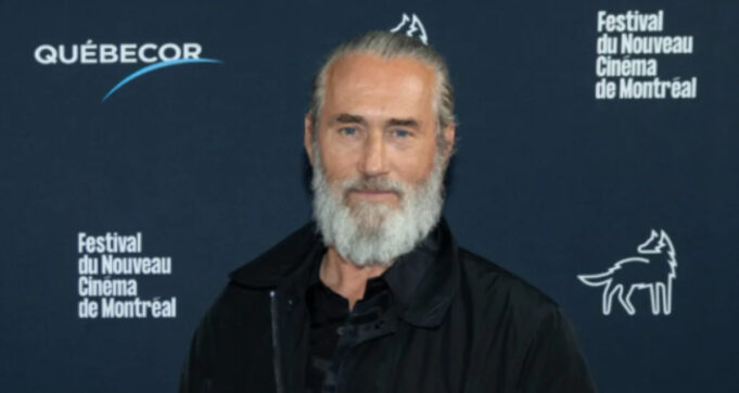 Découvrez toutes les photos de Roy Dupuis sur le tapis rouge à la première de son film roy-dupuis-rumeurs