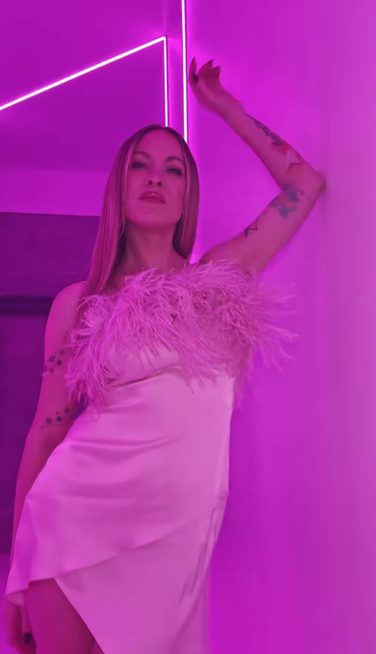 marie-mai robe rose big brother 2
