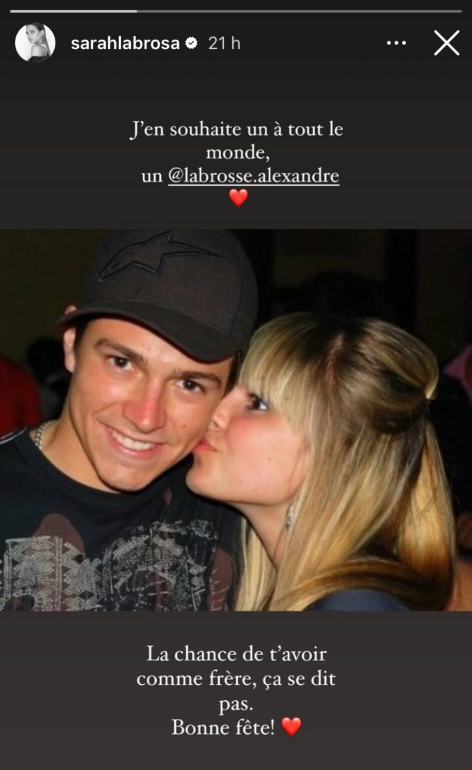 Sarah-Jeanne Labrosse publie une rare photo avec son frère et ils se ...