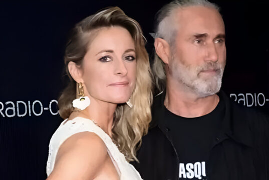 Christine Beaulieu défile sur le tapis rouge et elle est très bien accompagnée