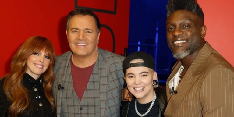 France D&rsquo;amour publie la premi&egrave;re photo sur le plateau avec tous les coachs de La Voix