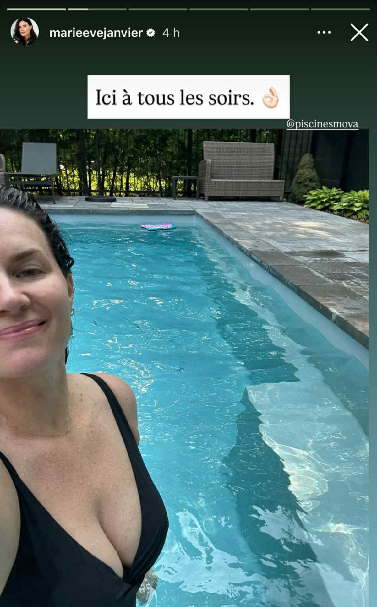 Marie-Eve Janvier Maillot Bain Piscine Cour Arriere