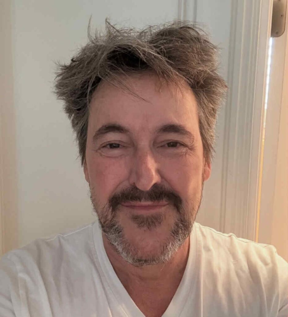 Guy A Lepage Publie Une Photo De Lui Le Matin De Ses 65 Ans Et C Est Guy A Lepage Anniversaire 2025 932x1024 