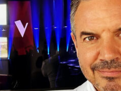 Charles Lafortune publie une photo dans les studio de La Voix pour le retour des tournages de l’émission