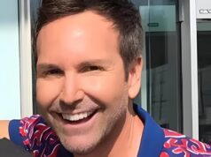 Après la controverse, Éric Salvail aurait un nouveau chum et ça fait réagir