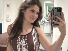 Mia Tinayre prend la pose dans une robe élégante et ça fait réagir