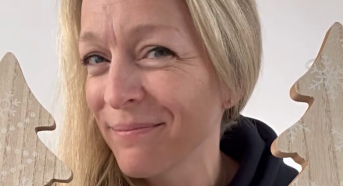 Annie Villeneuve montre toutes ses décorations de Noël et c’est quelque chose