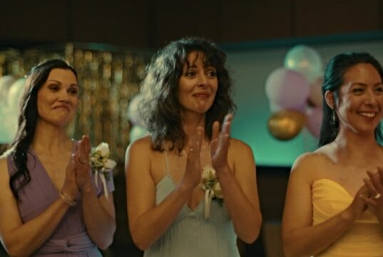 Cette comédienne d’Avant le crash annonce qu’elle est enceinte