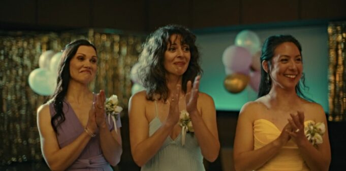 Cette comédienne d’Avant le crash annonce qu’elle est enceinte