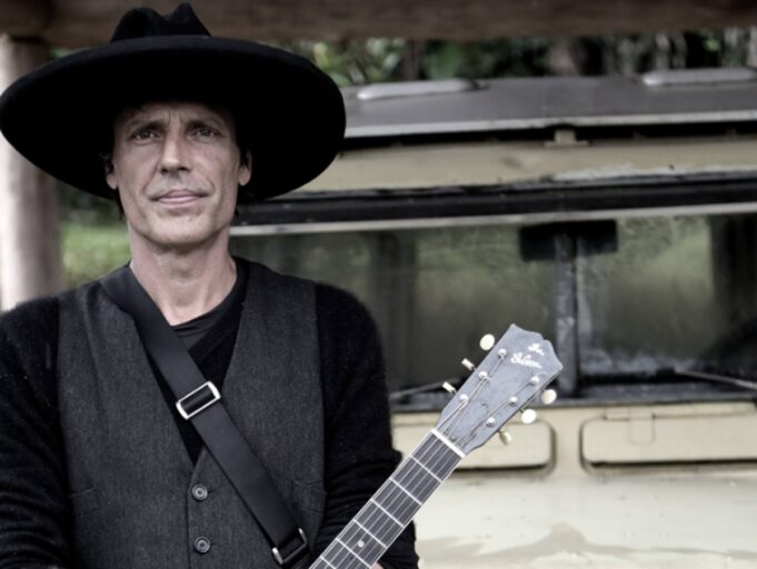 Jean Leloup sort de l’ombre et donne de ses nouvelles pour une raison précise