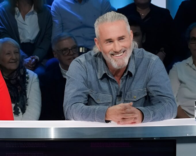 Roy Dupuis dit sa façon de penser à une autre invitée en pleine entrevue