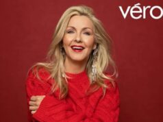 Véronique Cloutier prend la pose pour Noël et son look fait réagir