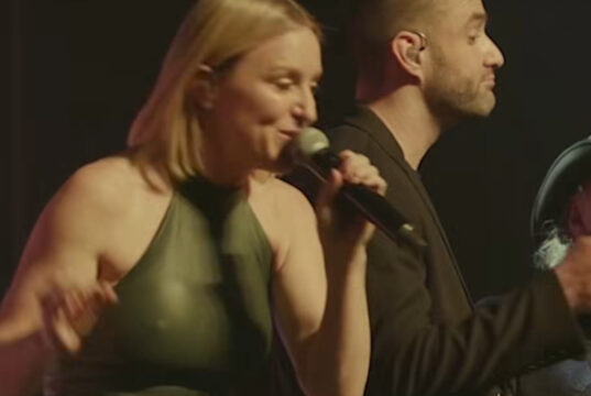 Le look de spectacle d’Émily Bégin fait réagir