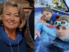 Les arrières-petits-enfants de Ginette Reno posent devant leur sapin de Noël et c’est quelque chose