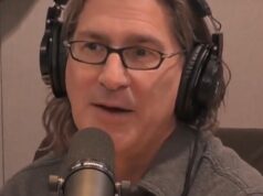 Jean-René Dufort n’en revient pas des changements qu’il doit faire à son émission du Nouvel An