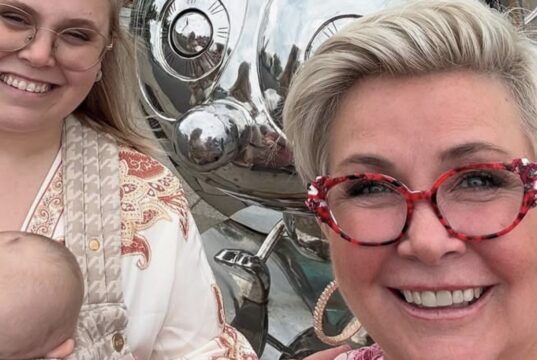 Nathalie Simard publie de rares photos avec sa petite-fille pour son 1 an