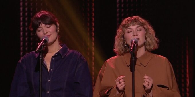 Le numéro des Sœurs Boulay provoque une tonne de réactions à En direct de l’univers