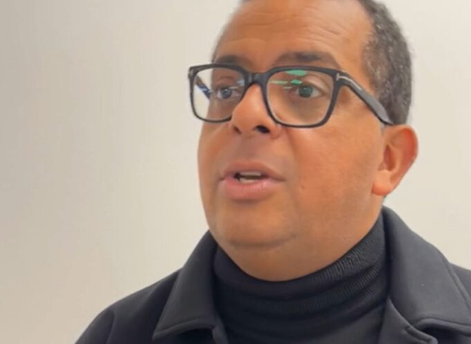 Gregory Charles dévoile la chanteuse connue avec qui il a eu son premier bec