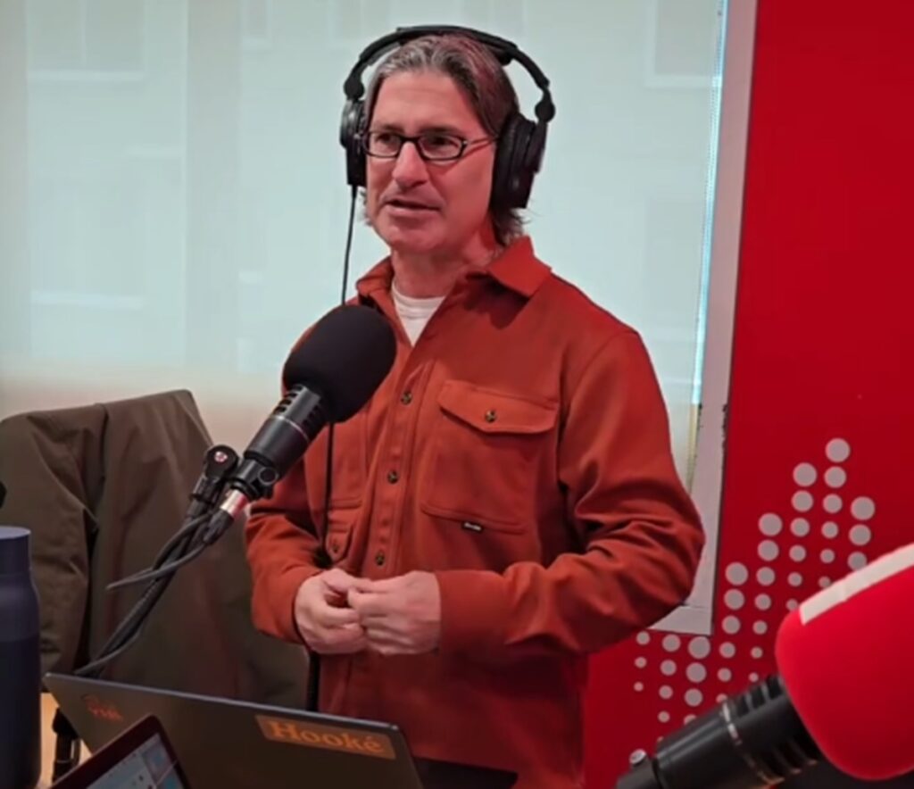 Jean-René Dufort dévoile pourquoi Marc Labrèche n'a pas participé à ...