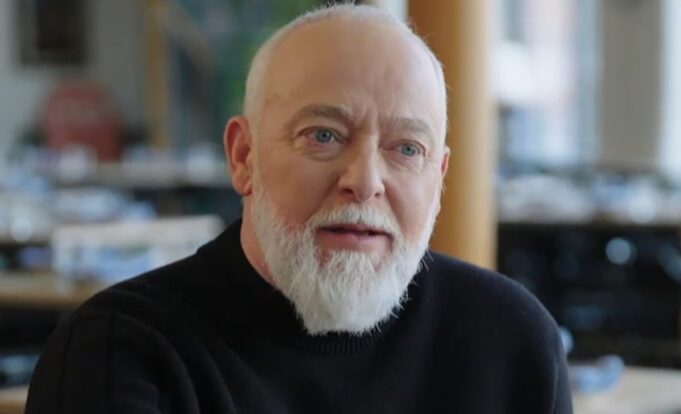 Âgé de 59 ans, Guy Jodoin annonce qu’il est en couple