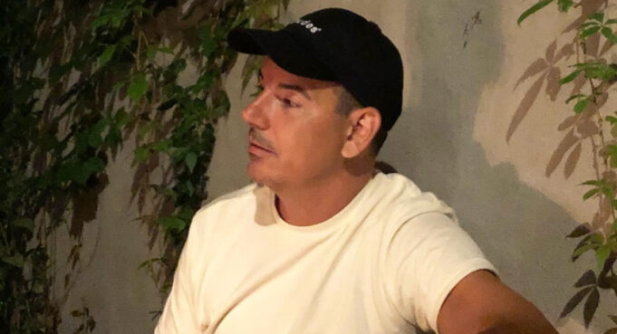 Hugo Dumas doit faire une précision pour la Saint-Valentin